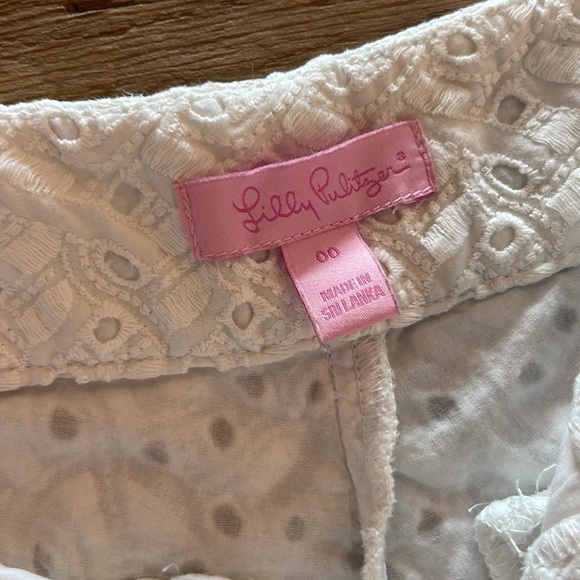 Lilly Pulitzer White Eyelet Shorts Size 00 - Picture 4 of 5
